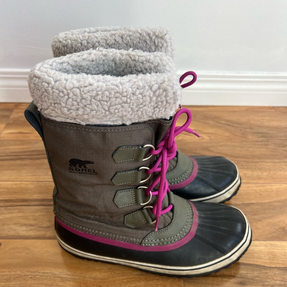 Sorel women’s Boots waterproof size 8